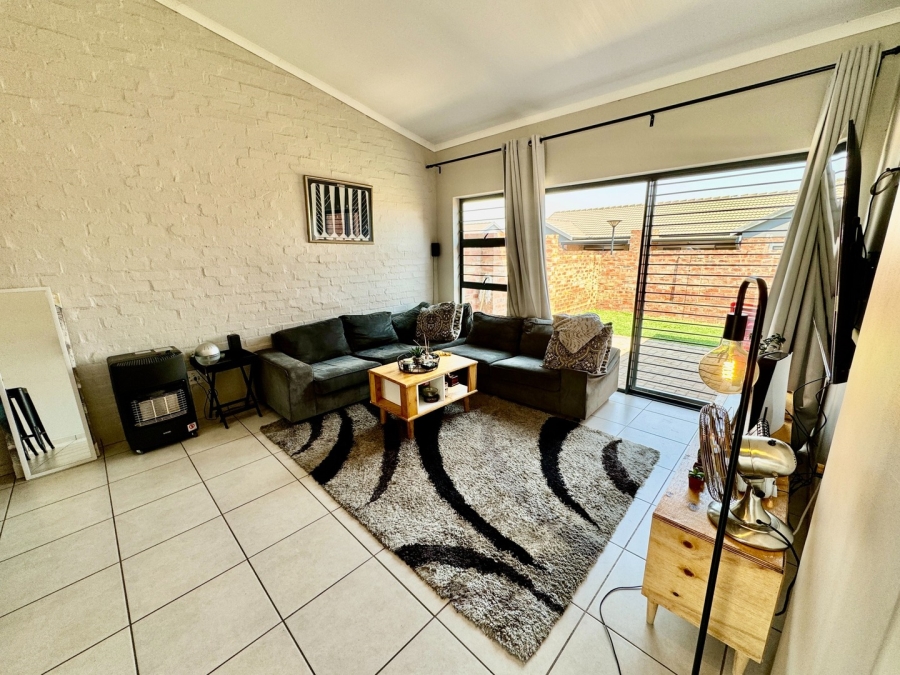 2 Bedroom Property for Sale in Van Der Hoff Park North West